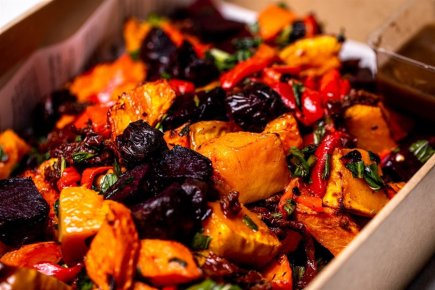 Classic mixed roasted vegetables, pumpkin, carrots, beetroot, red peppers, semi dried tomatoes, tarragon salad platter